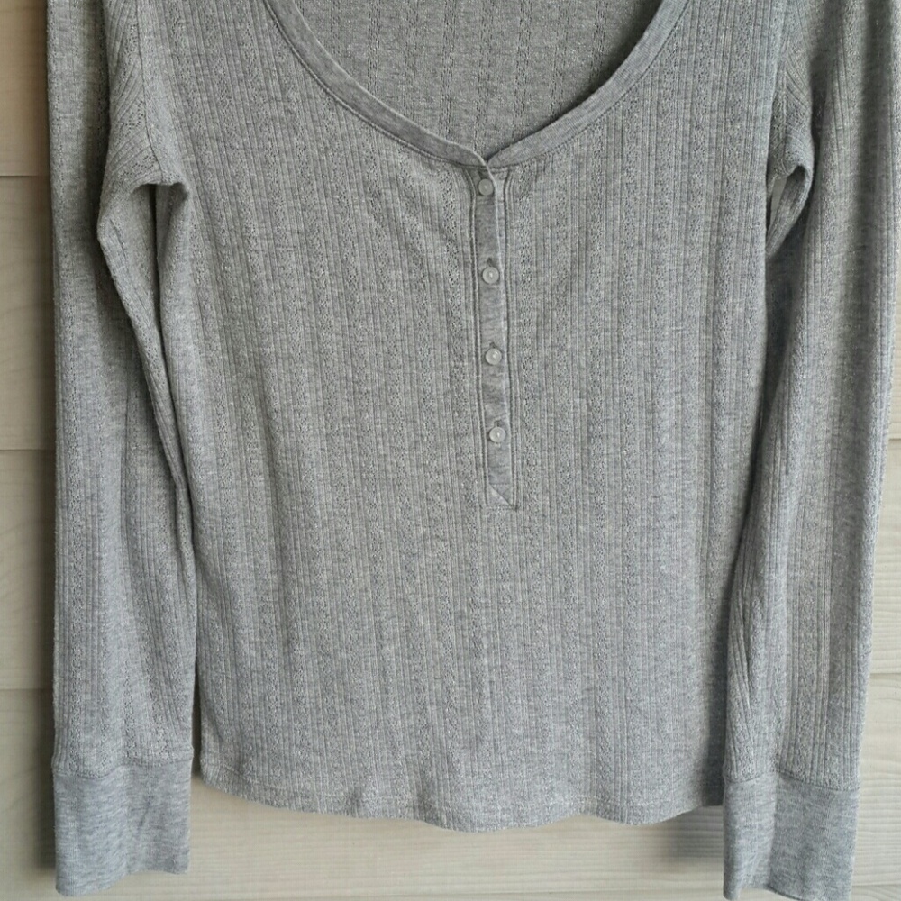 Victoria's Secret Heather Grey Metallic Knit Long-sleeve Layering Henley Top - Picture 11 of 13